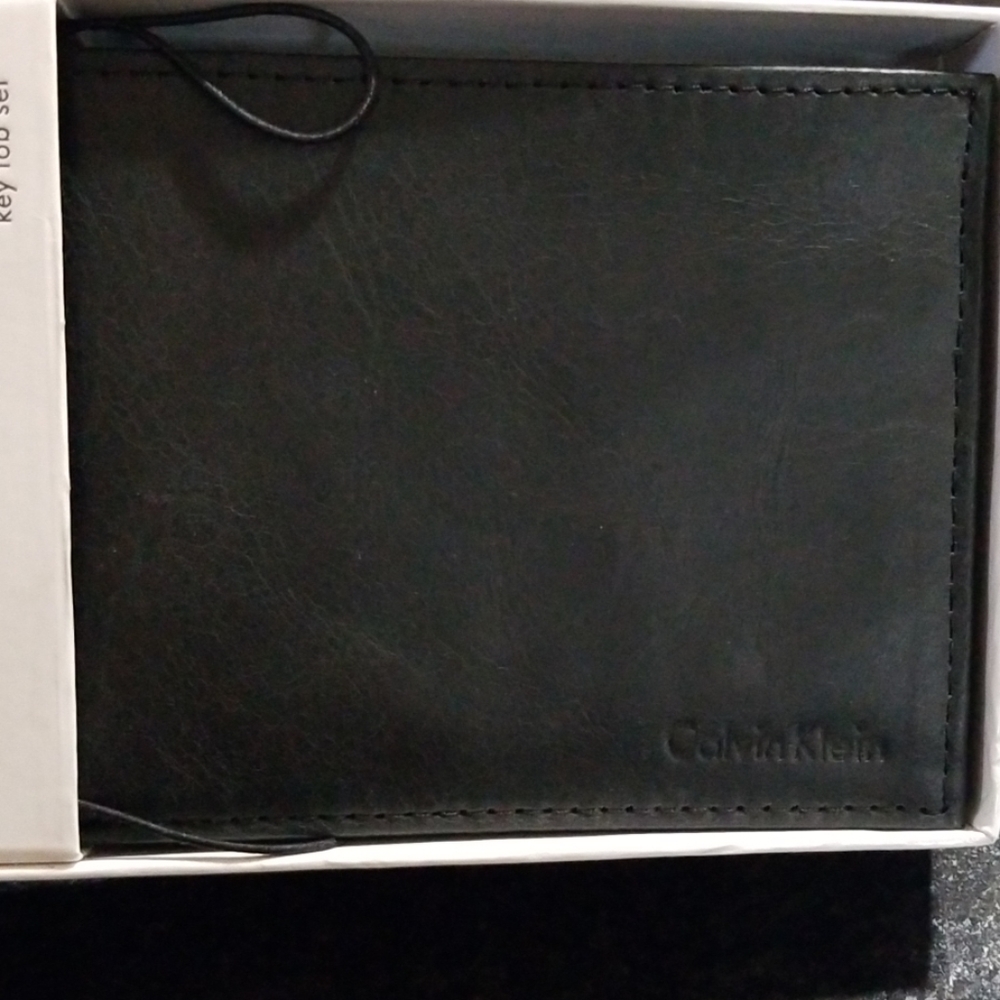 Men leather wallet  Calvin Klein